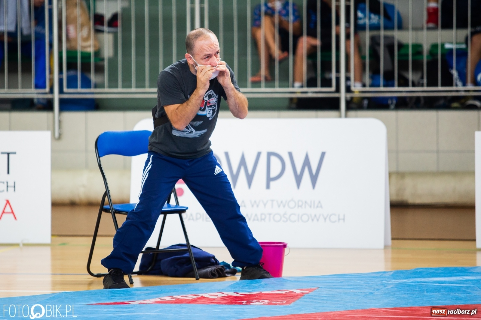 Zdjęcie w galerii na portalu naszraciborz.pl: W Arenie Rafako trwają Mistrzostwa Polski Juniorów w Zapasach  wiadomości z regionu