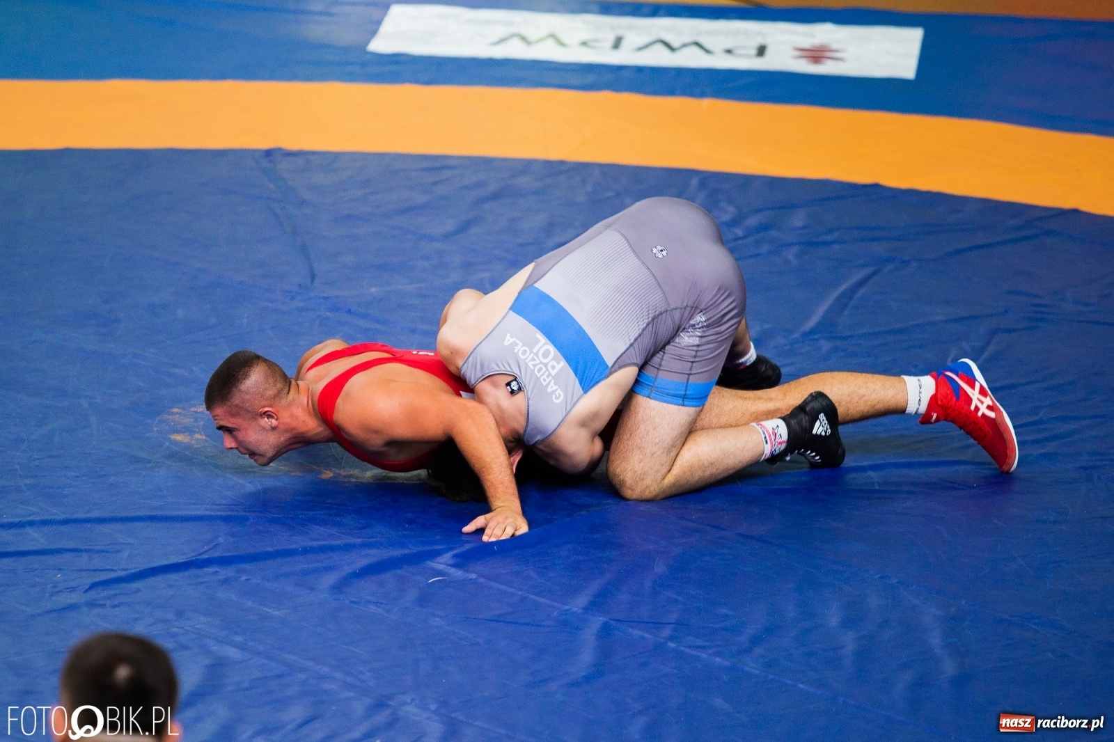 Zdjęcie w galerii na portalu naszraciborz.pl: W Arenie Rafako trwają Mistrzostwa Polski Juniorów w Zapasach  wiadomości z regionu