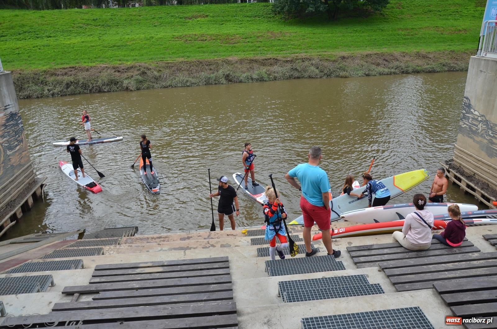 Zdjęcie w galerii na portalu naszraciborz.pl: ODRA SUP CUP - regaty na desce w Raciborzu  wiadomości z regionu