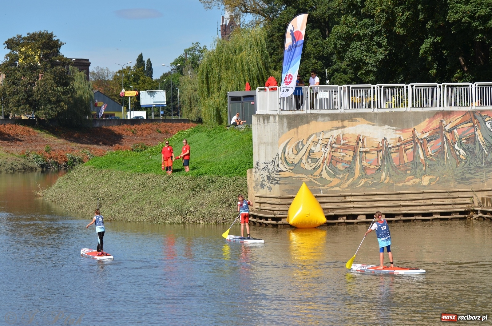 Zdjęcie w galerii na portalu naszraciborz.pl: ODRA SUP CUP - regaty na desce w Raciborzu  wiadomości z regionu