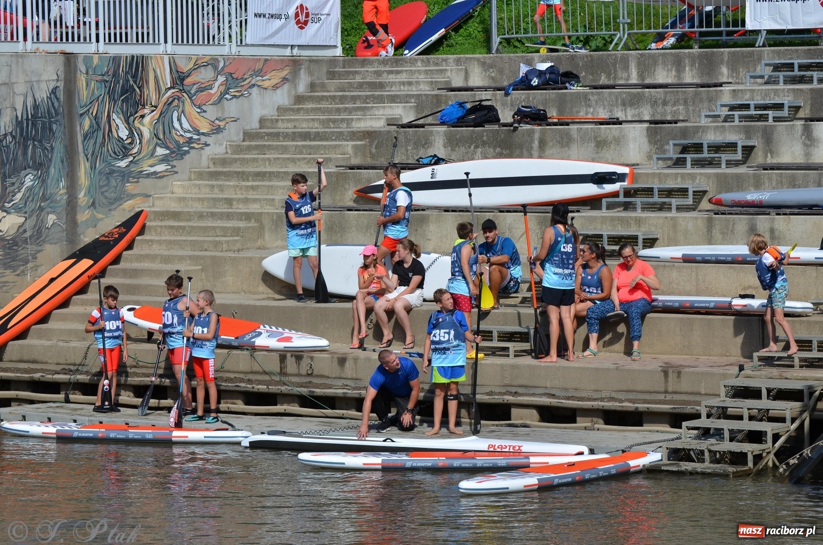 Zdjęcie w galerii na portalu naszraciborz.pl: ODRA SUP CUP - regaty na desce w Raciborzu  wiadomości z regionu