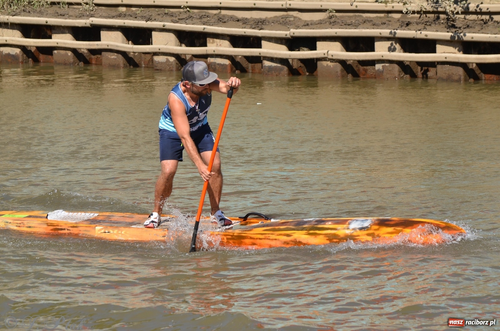 Zdjęcie w galerii na portalu naszraciborz.pl: ODRA SUP CUP - regaty na desce w Raciborzu  wiadomości z regionu