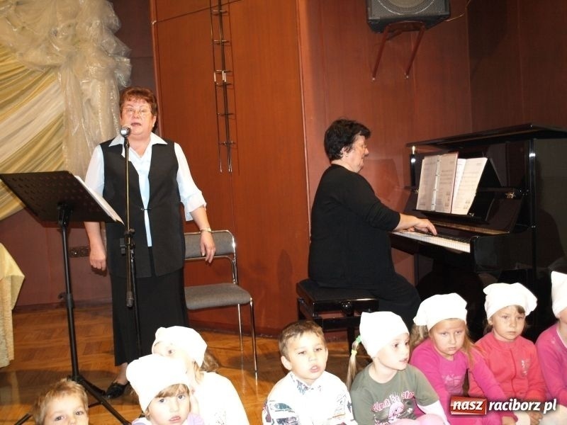 Zdjęcie w galerii na portalu naszraciborz.pl: Kiszenie kapusty w Tworkowie wiadomości z regionu