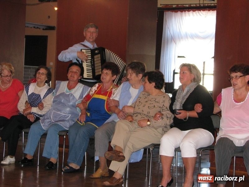 Zdjęcie w galerii na portalu naszraciborz.pl: Kiszenie kapusty w Tworkowie wiadomości z regionu