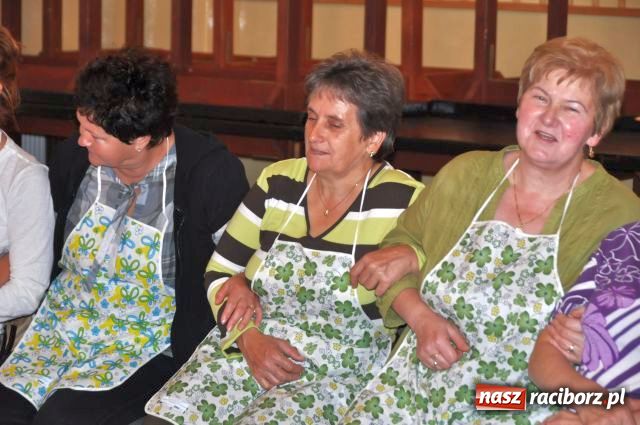 Zdjęcie w galerii na portalu naszraciborz.pl: Kiszenie kapusty w Tworkowie wiadomości z regionu