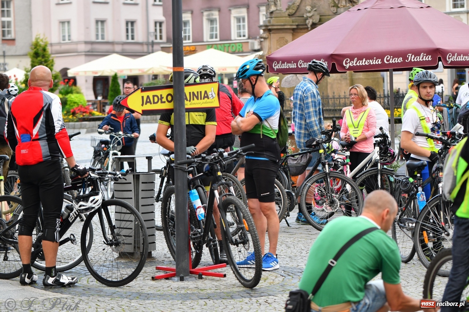 Zdjęcie w galerii na portalu naszraciborz.pl: Czwarta rekordowa Raciborska Nocka Rowerowa [FOTO]  wiadomości z regionu