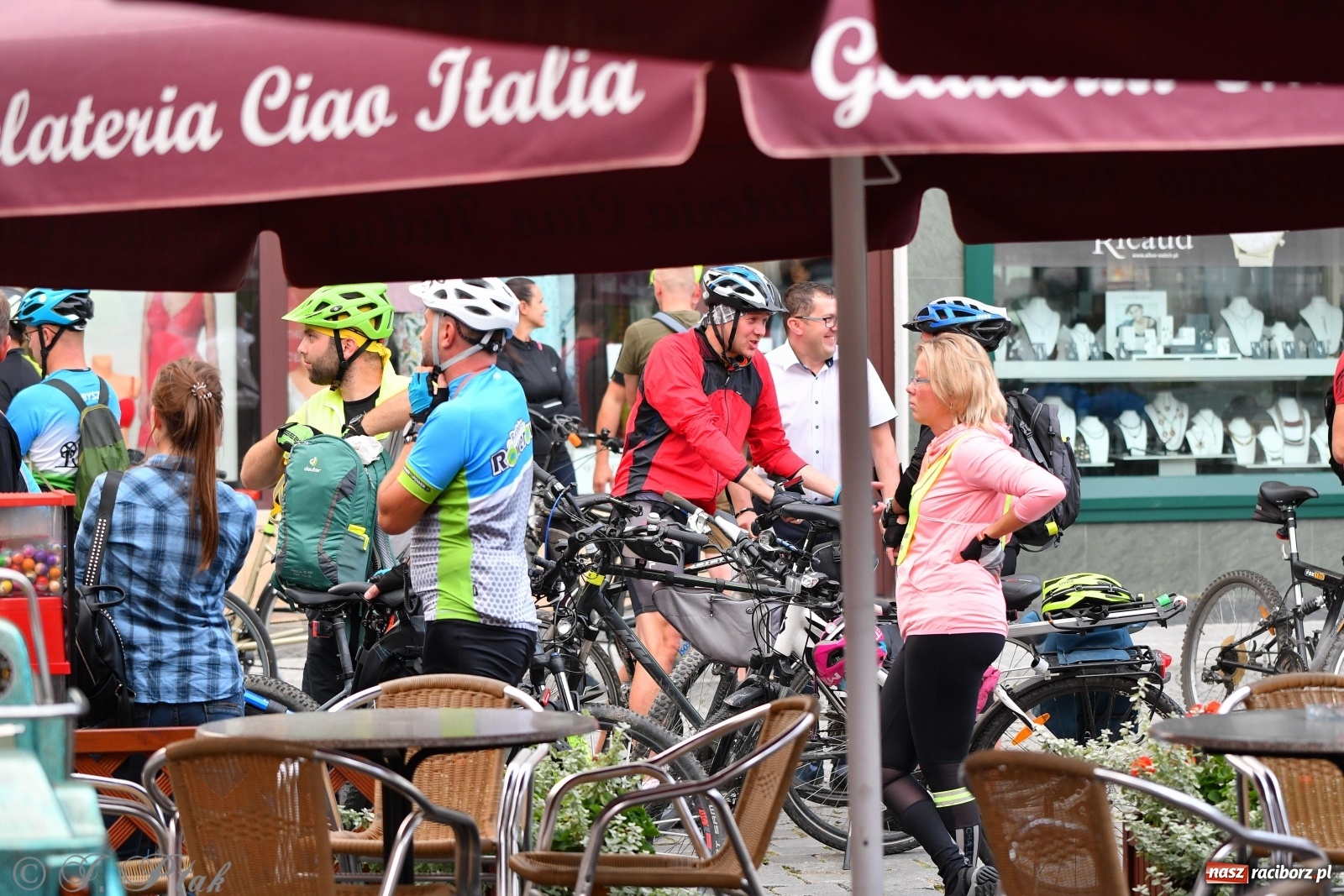 Zdjęcie w galerii na portalu naszraciborz.pl: Czwarta rekordowa Raciborska Nocka Rowerowa [FOTO]  wiadomości z regionu