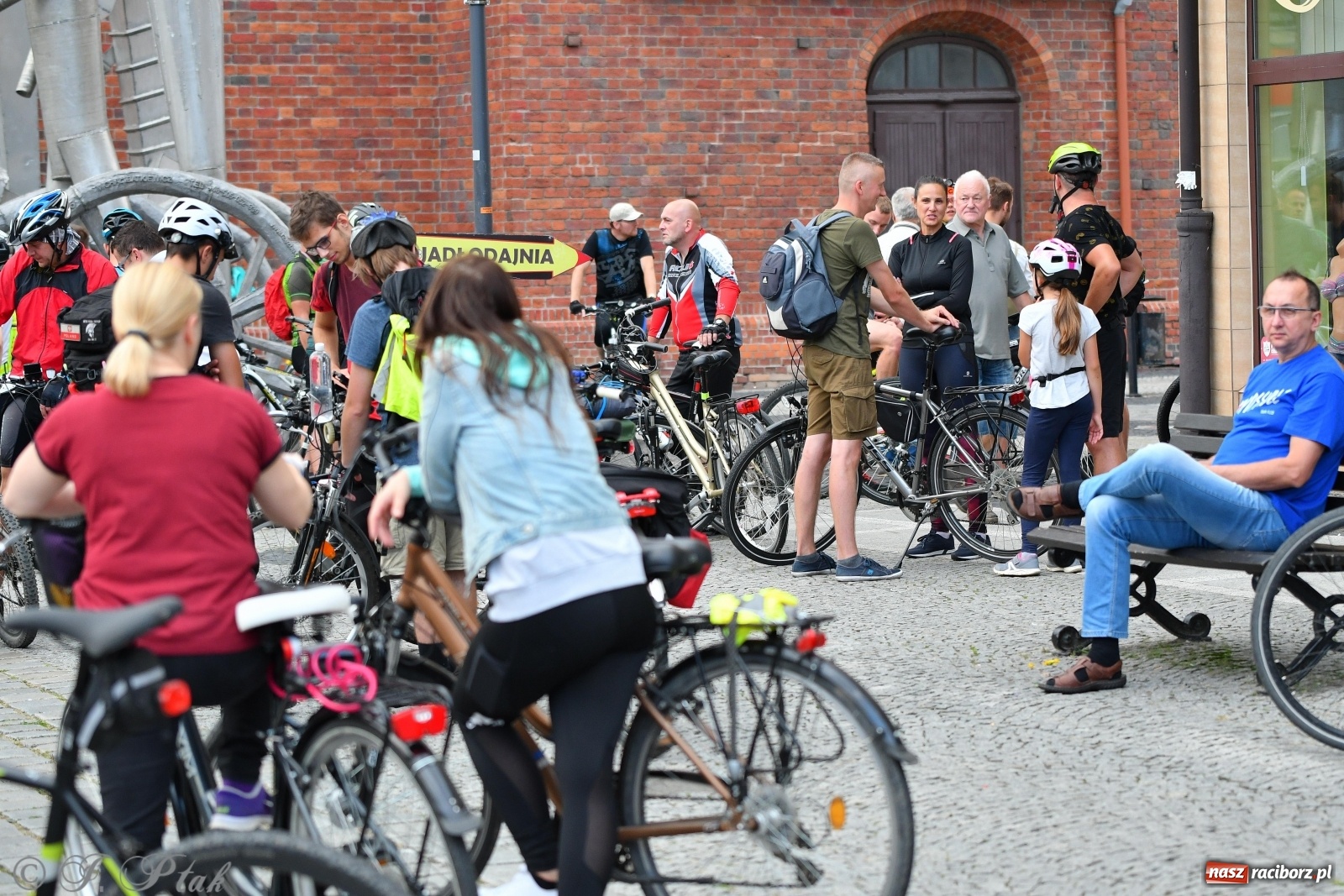 Zdjęcie w galerii na portalu naszraciborz.pl: Czwarta rekordowa Raciborska Nocka Rowerowa [FOTO]  wiadomości z regionu