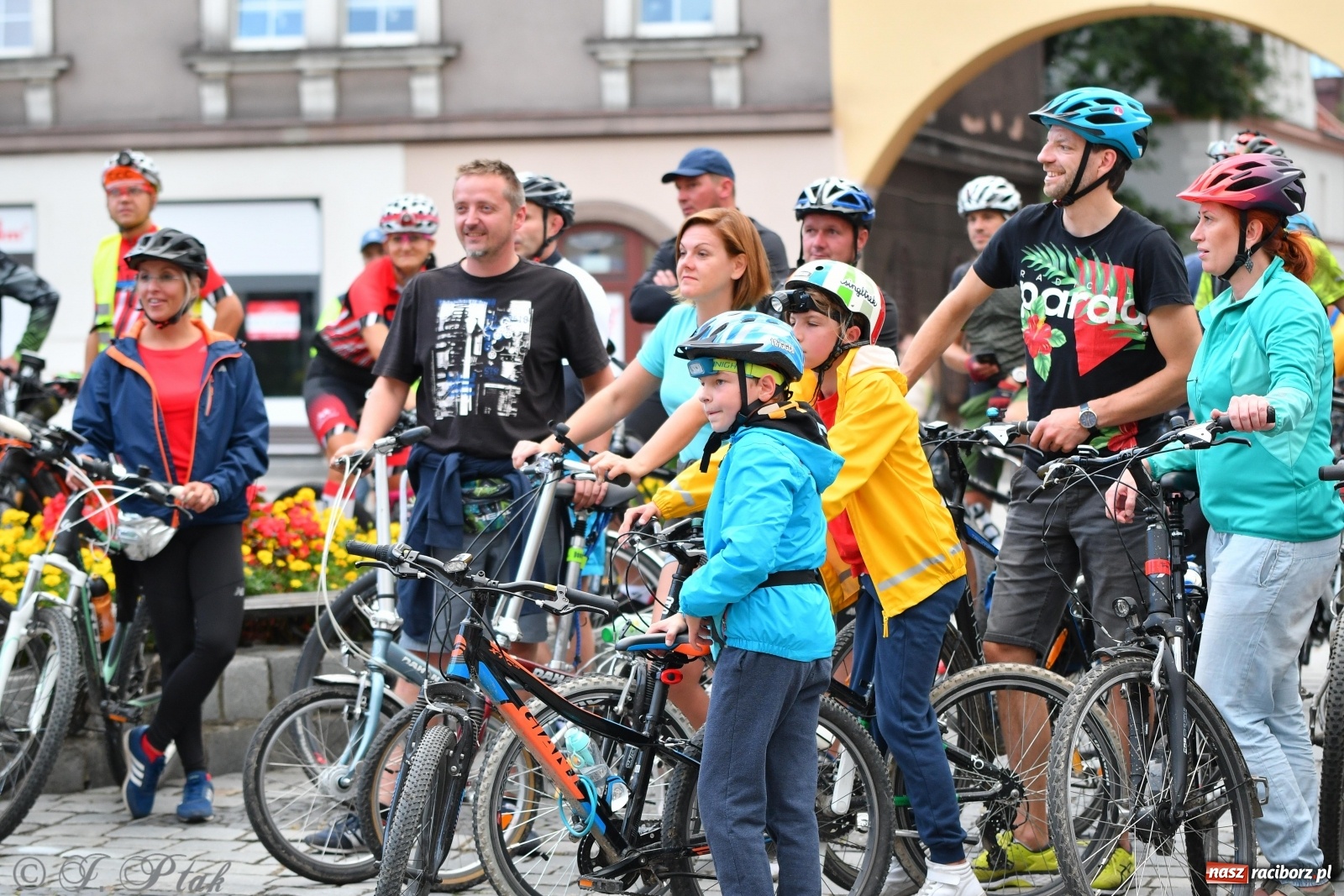 Zdjęcie w galerii na portalu naszraciborz.pl: Czwarta rekordowa Raciborska Nocka Rowerowa [FOTO]  wiadomości z regionu