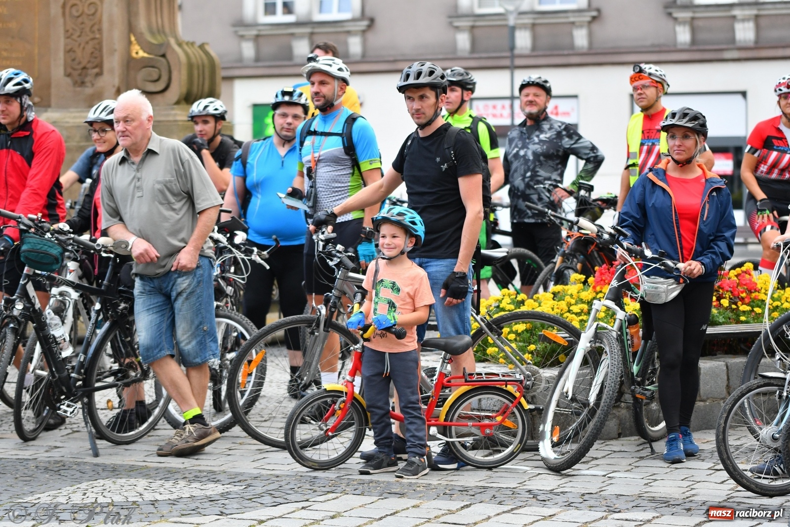 Zdjęcie w galerii na portalu naszraciborz.pl: Czwarta rekordowa Raciborska Nocka Rowerowa [FOTO]  wiadomości z regionu