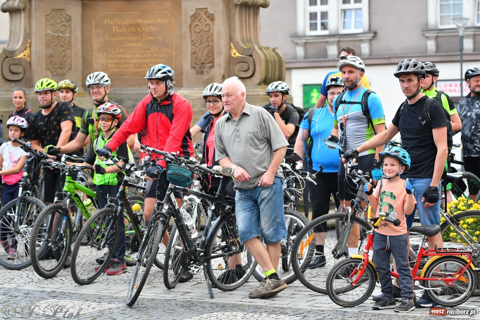 Zdjęcie w galerii na portalu naszraciborz.pl: Czwarta rekordowa Raciborska Nocka Rowerowa [FOTO]  wiadomości z regionu