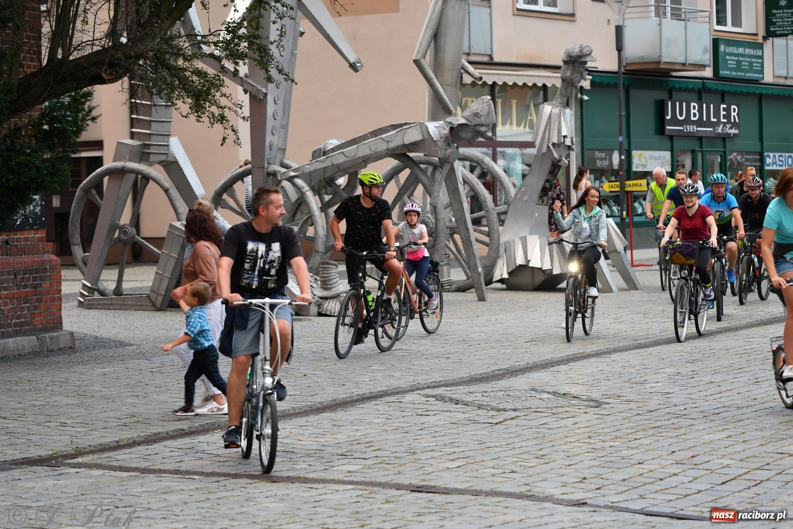 Zdjęcie w galerii na portalu naszraciborz.pl: Czwarta rekordowa Raciborska Nocka Rowerowa [FOTO]  wiadomości z regionu