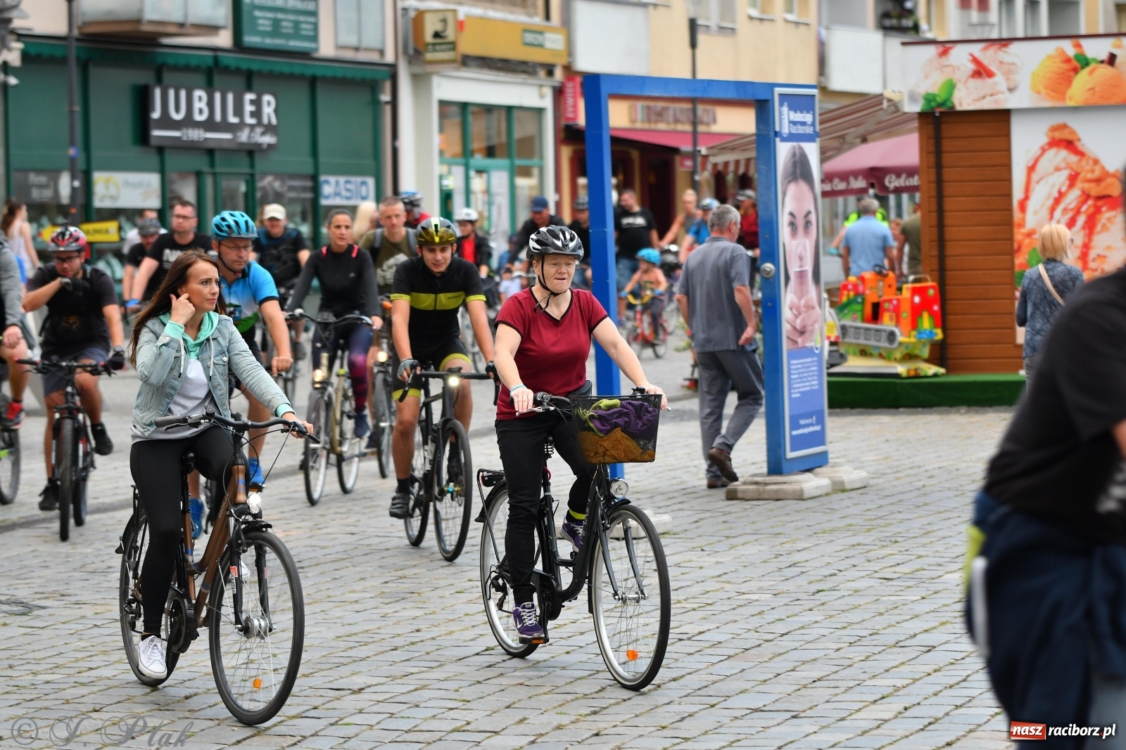 Zdjęcie w galerii na portalu naszraciborz.pl: Czwarta rekordowa Raciborska Nocka Rowerowa [FOTO]  wiadomości z regionu