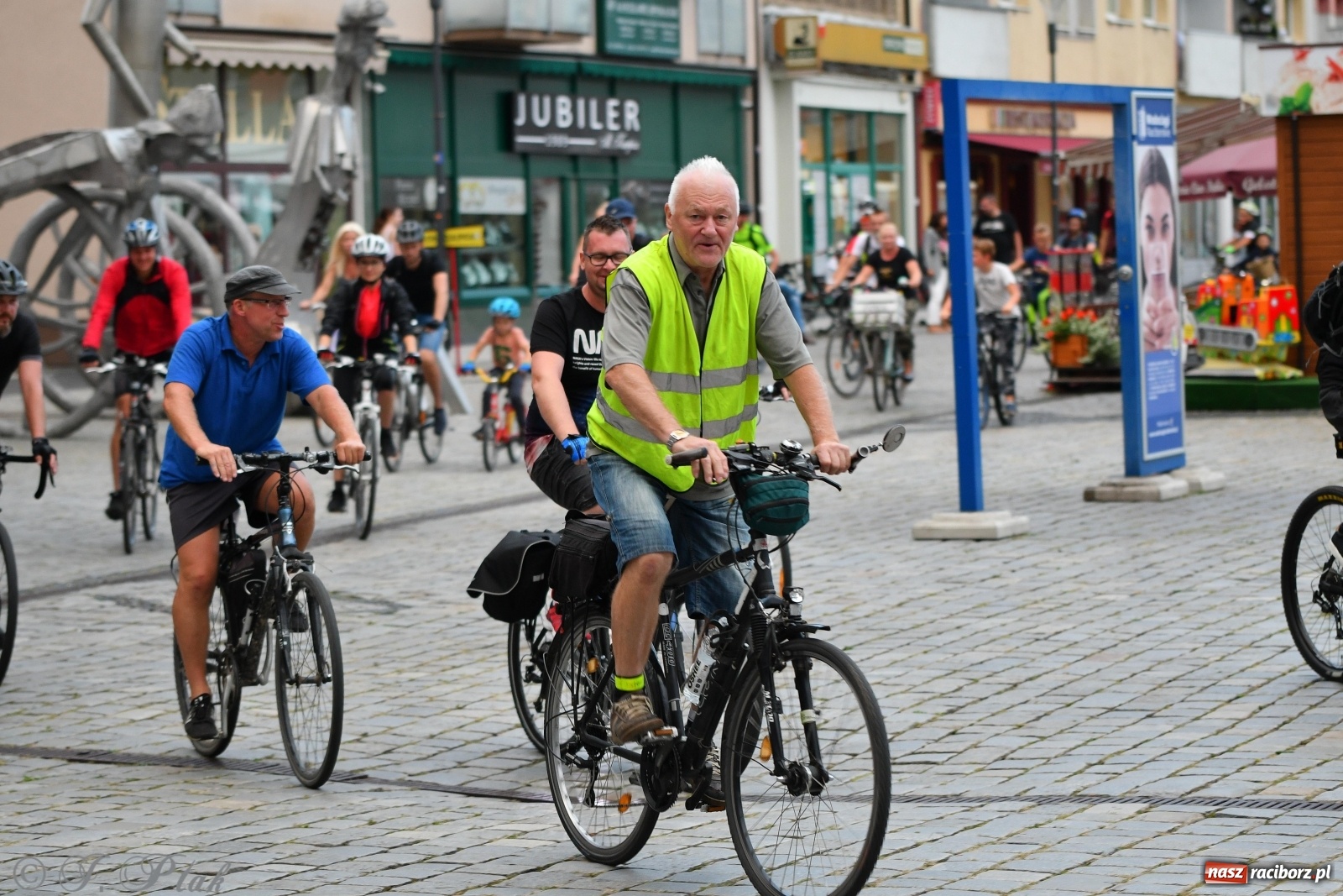 Zdjęcie w galerii na portalu naszraciborz.pl: Czwarta rekordowa Raciborska Nocka Rowerowa [FOTO]  wiadomości z regionu