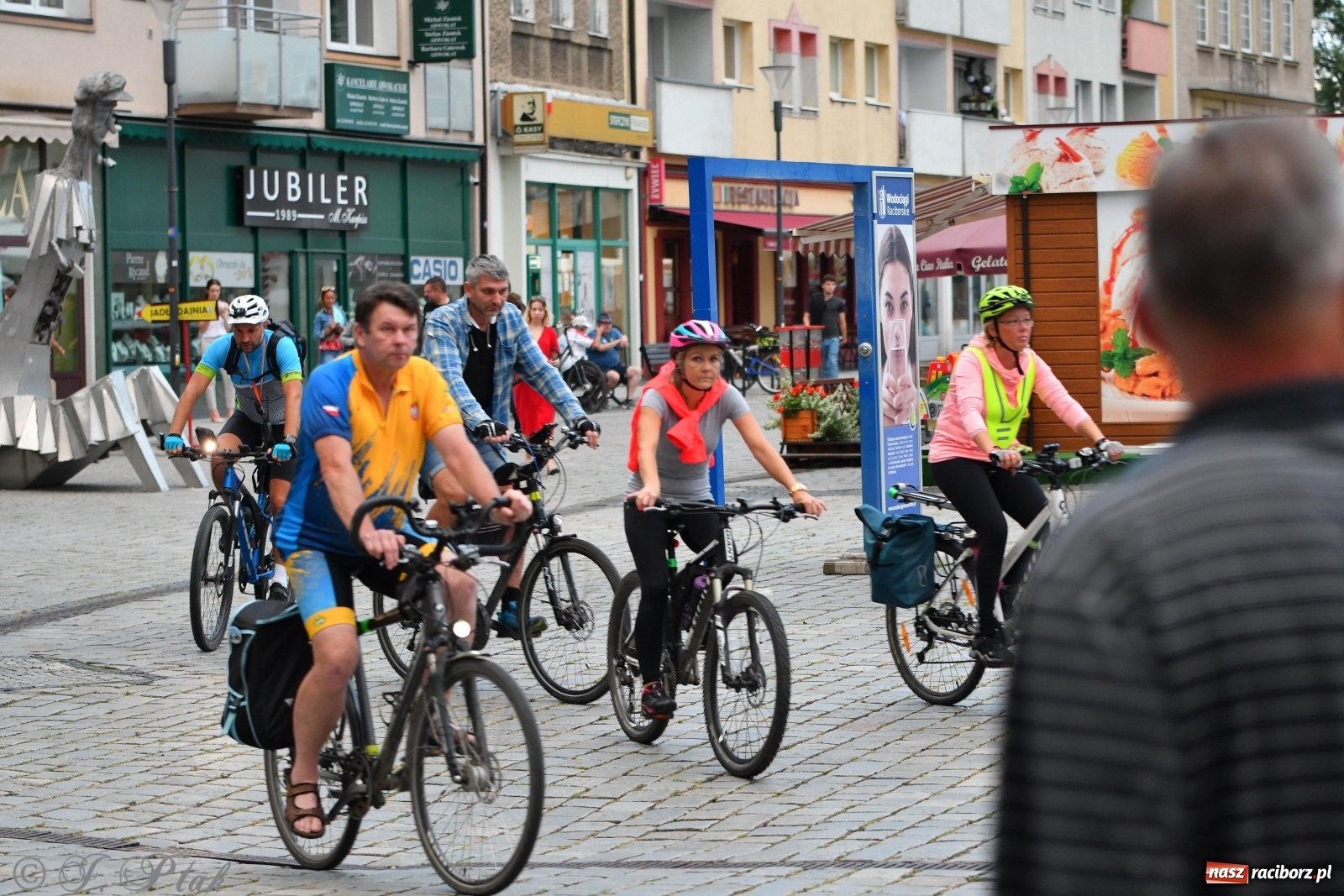 Zdjęcie w galerii na portalu naszraciborz.pl: Czwarta rekordowa Raciborska Nocka Rowerowa [FOTO]  wiadomości z regionu