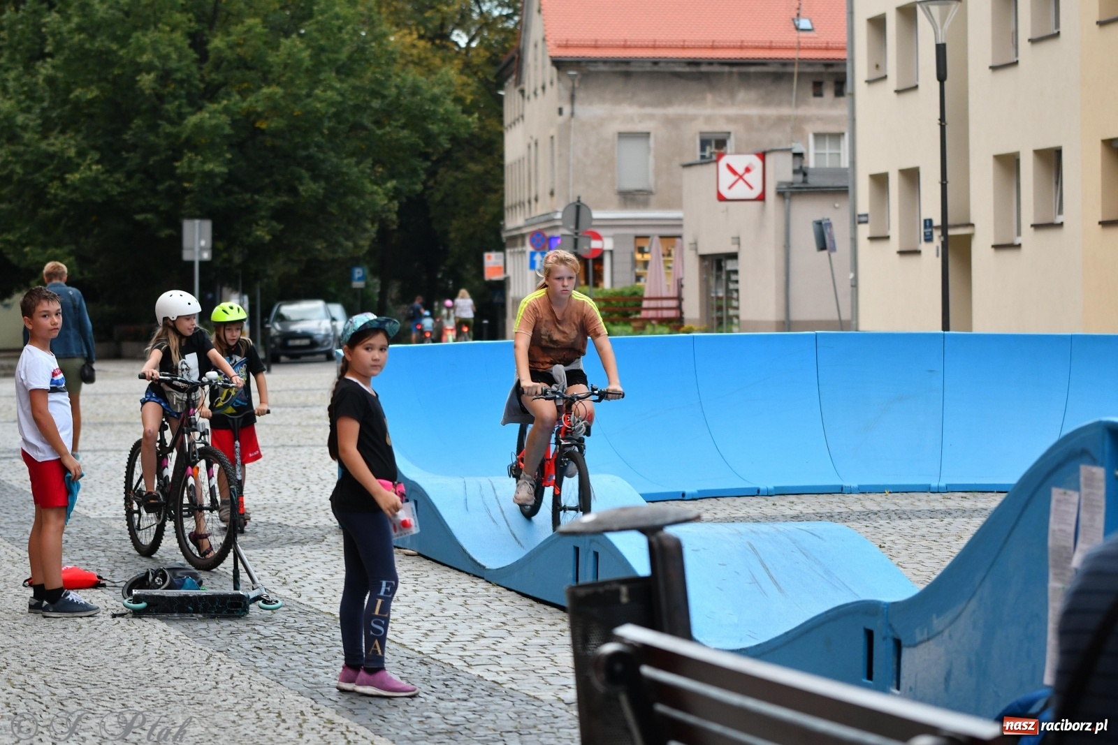 Zdjęcie w galerii na portalu naszraciborz.pl: Czwarta rekordowa Raciborska Nocka Rowerowa [FOTO]  wiadomości z regionu