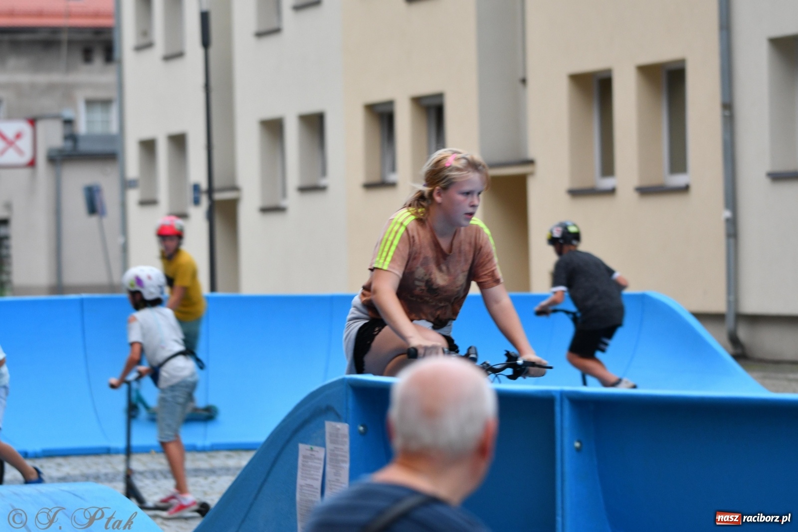 Zdjęcie w galerii na portalu naszraciborz.pl: Czwarta rekordowa Raciborska Nocka Rowerowa [FOTO]  wiadomości z regionu