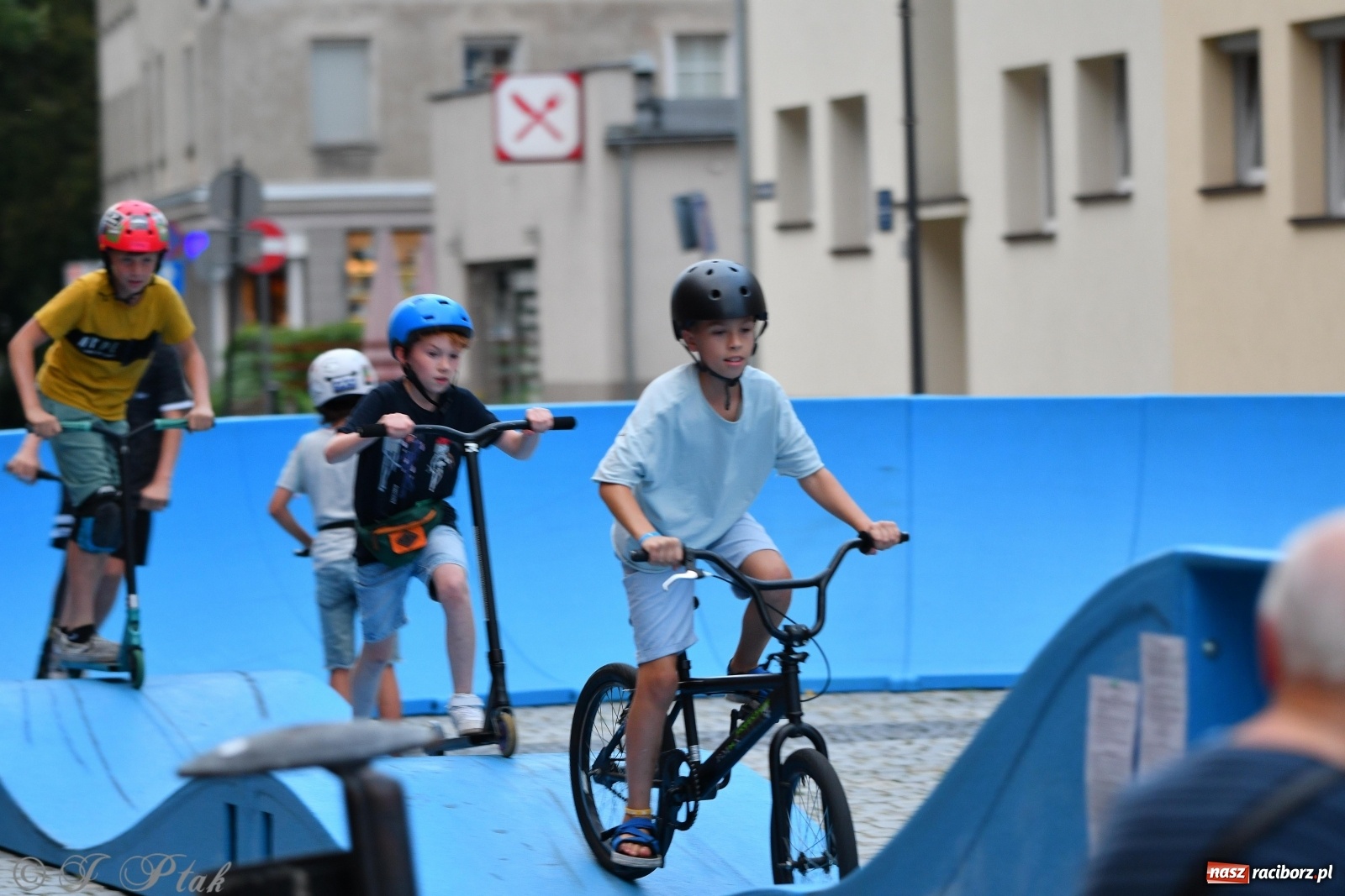 Zdjęcie w galerii na portalu naszraciborz.pl: Czwarta rekordowa Raciborska Nocka Rowerowa [FOTO]  wiadomości z regionu