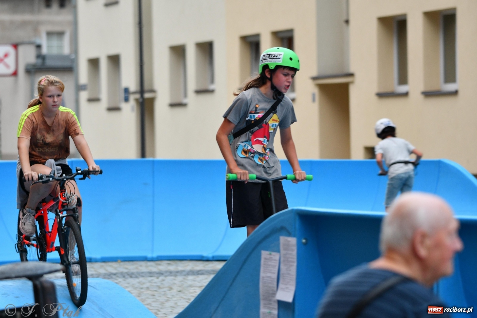 Zdjęcie w galerii na portalu naszraciborz.pl: Czwarta rekordowa Raciborska Nocka Rowerowa [FOTO]  wiadomości z regionu