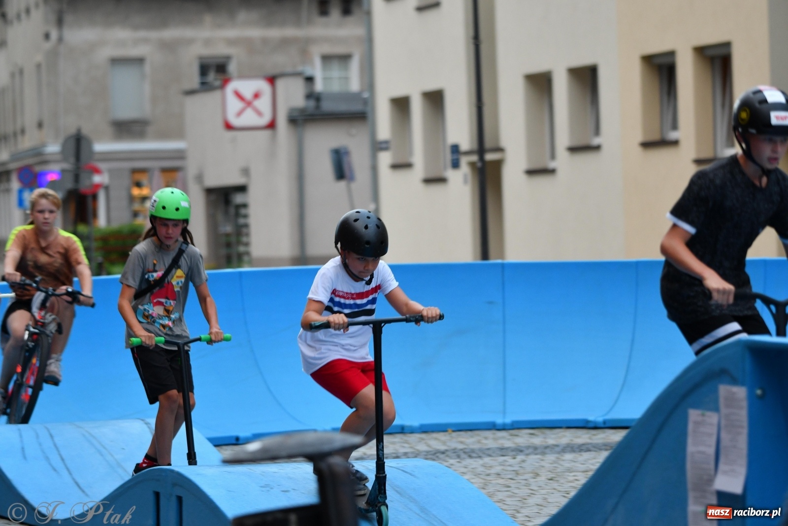 Zdjęcie w galerii na portalu naszraciborz.pl: Czwarta rekordowa Raciborska Nocka Rowerowa [FOTO]  wiadomości z regionu