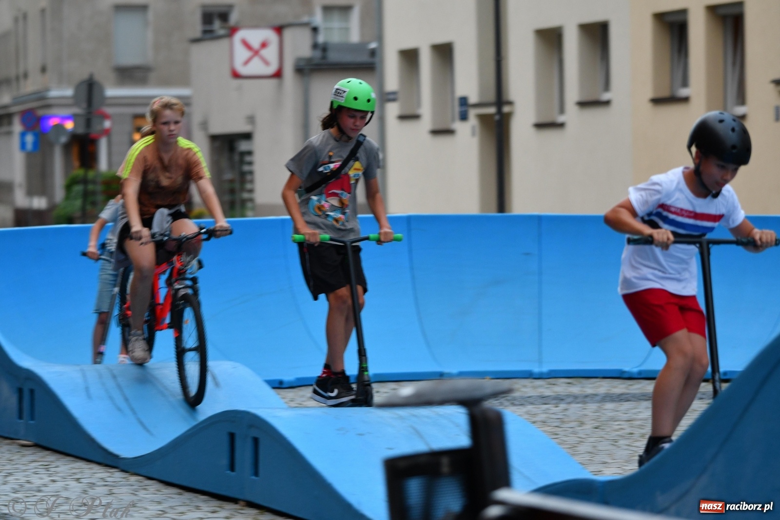 Zdjęcie w galerii na portalu naszraciborz.pl: Czwarta rekordowa Raciborska Nocka Rowerowa [FOTO]  wiadomości z regionu