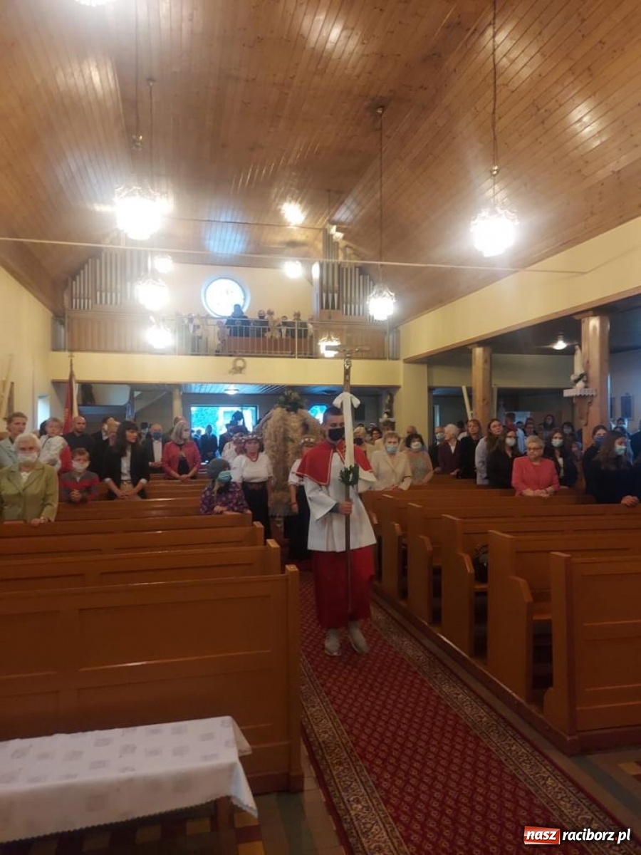 Zdjęcie w galerii na portalu naszraciborz.pl: Dożynki parafialne w Chałupkach  wiadomości z regionu