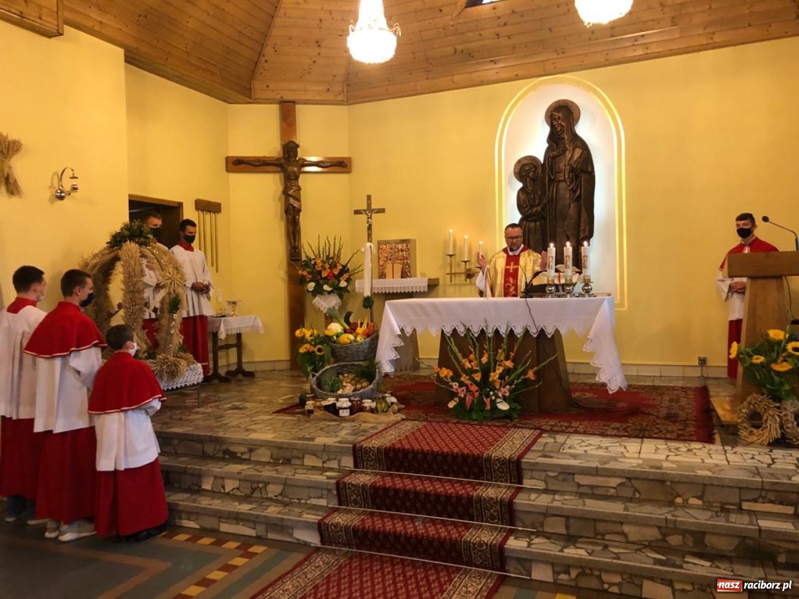 Zdjęcie w galerii na portalu naszraciborz.pl: Dożynki parafialne w Chałupkach  wiadomości z regionu