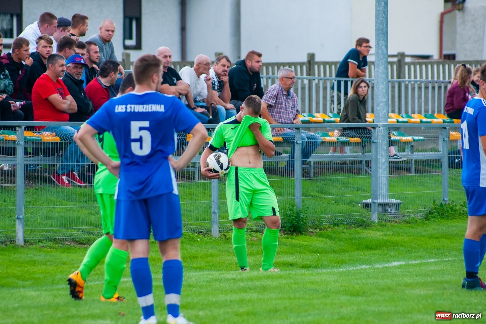 Zdjęcie w galerii na portalu naszraciborz.pl: Porażka rezerw Studziennej w sąsiedzkim pojedynku [FOTO] wiadomości z regionu