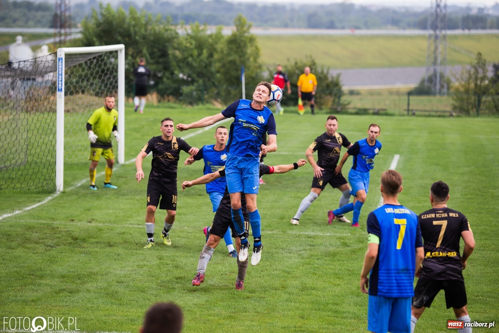 Zdjęcie w galerii na portalu naszraciborz.pl: Celność bolączką Brzezia. Kolejny mecz bez punktów [FOTO] wiadomości z regionu