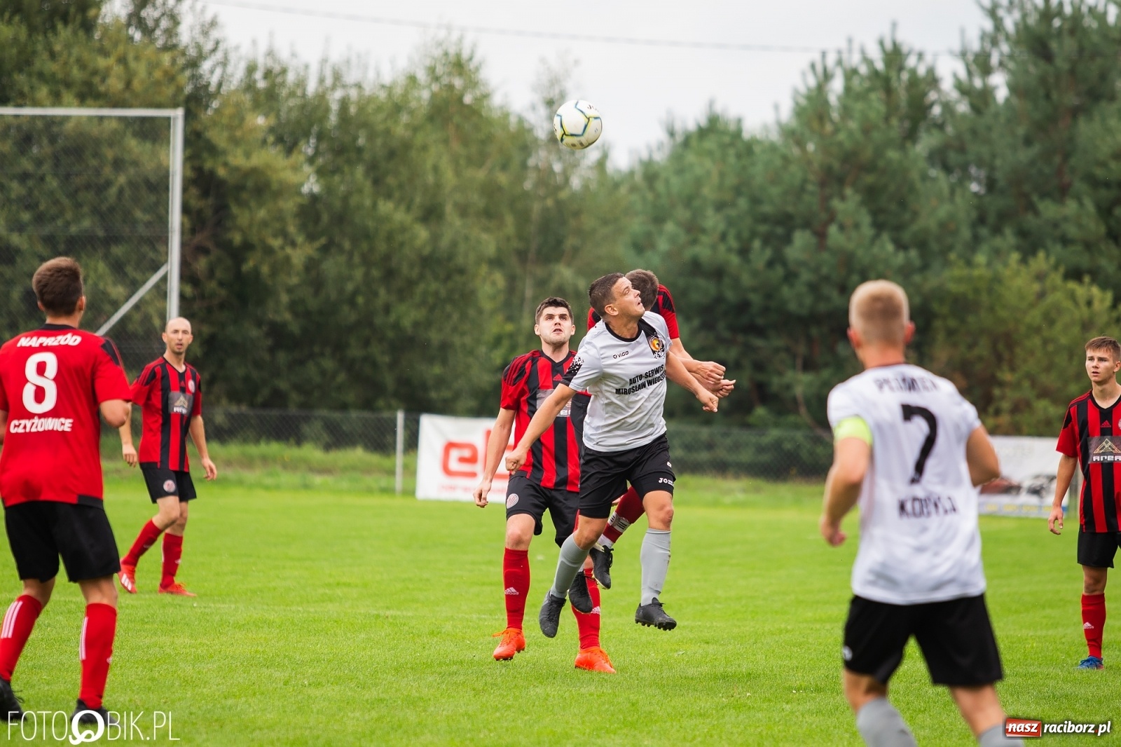 Zdjęcie w galerii na portalu naszraciborz.pl: Naprzód z Czyżowic zgasił kobylski Płomień [FOTO] wiadomości z regionu