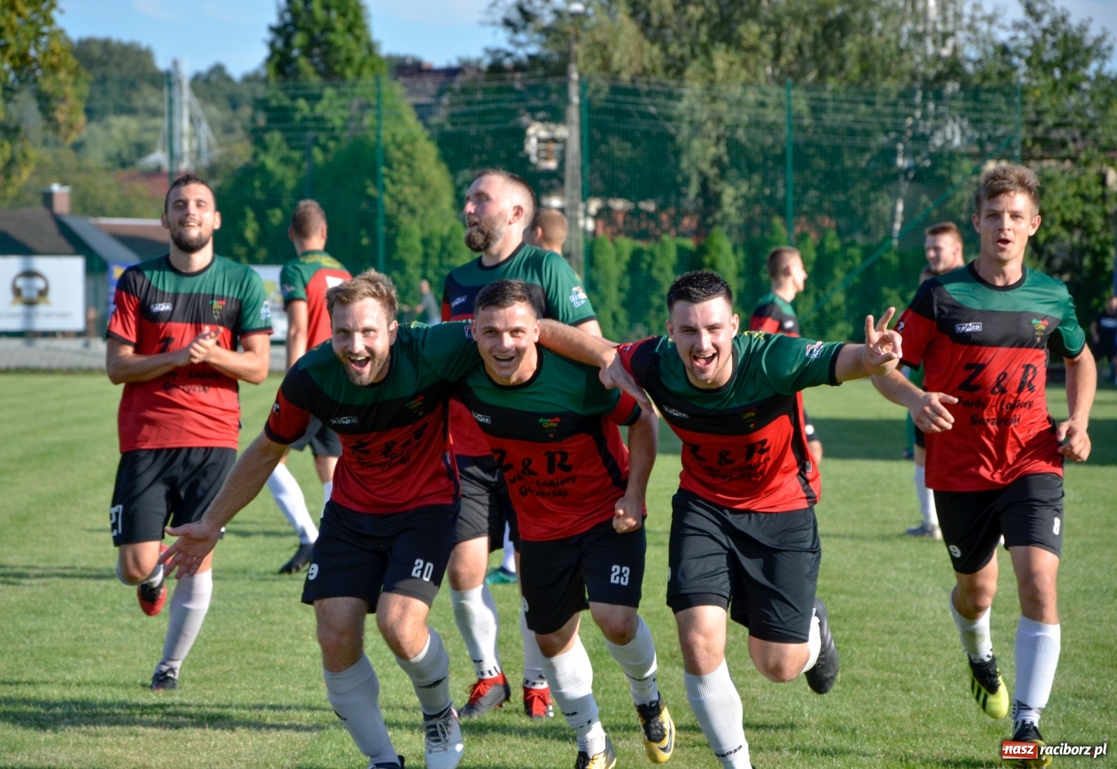 Zdjęcie w galerii na portalu naszraciborz.pl: Tworków poległ w Gorzycach i spadł z piedestału [FOTO] wiadomości z regionu