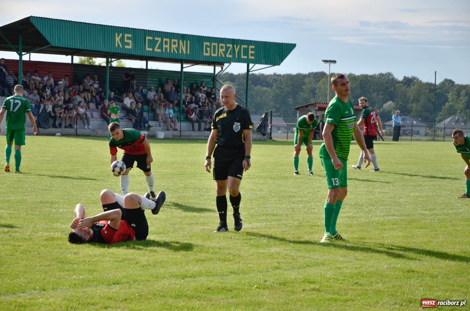 Zdjęcie w galerii na portalu naszraciborz.pl: Tworków poległ w Gorzycach i spadł z piedestału [FOTO] wiadomości z regionu