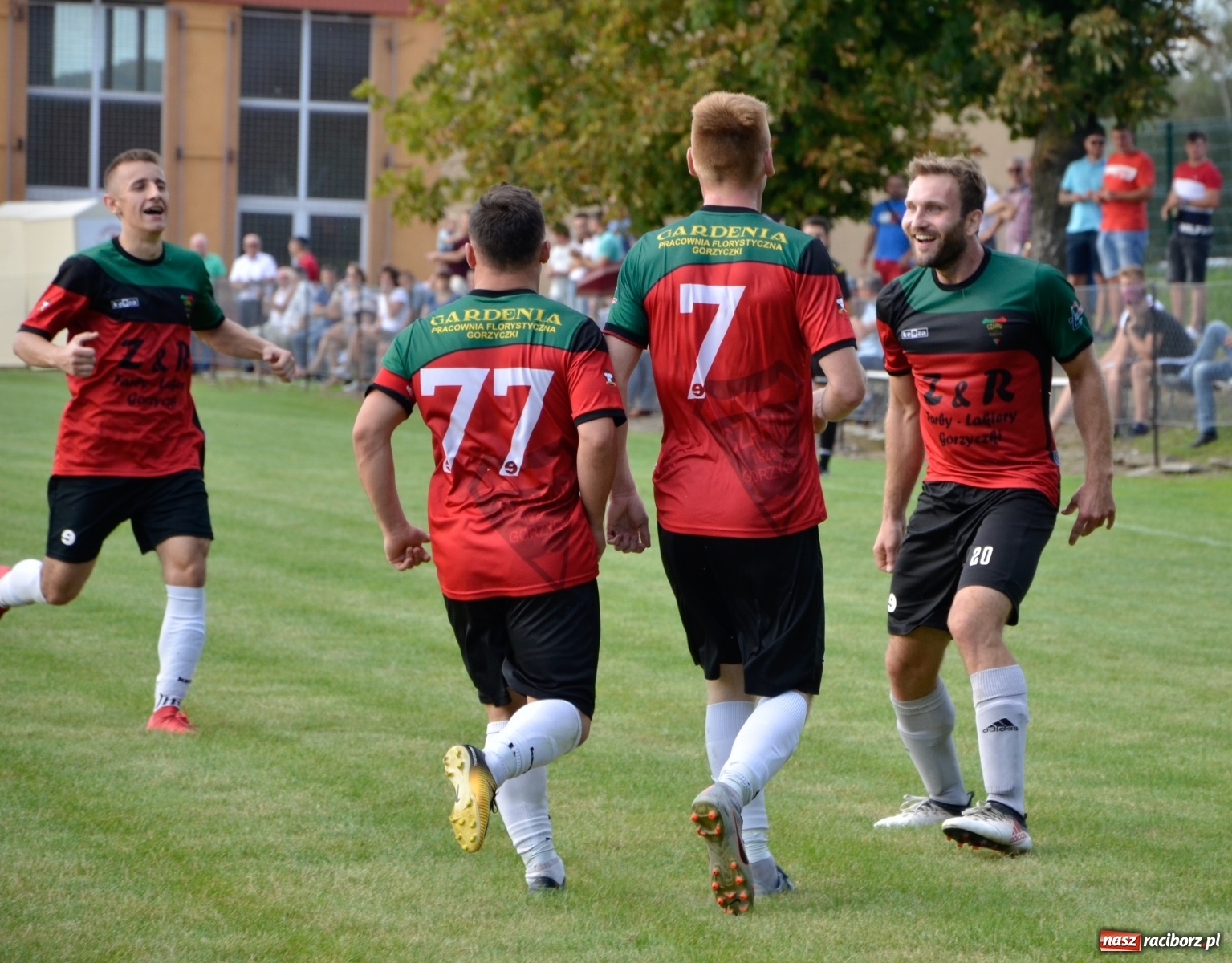 Zdjęcie w galerii na portalu naszraciborz.pl: Tworków poległ w Gorzycach i spadł z piedestału [FOTO] wiadomości z regionu