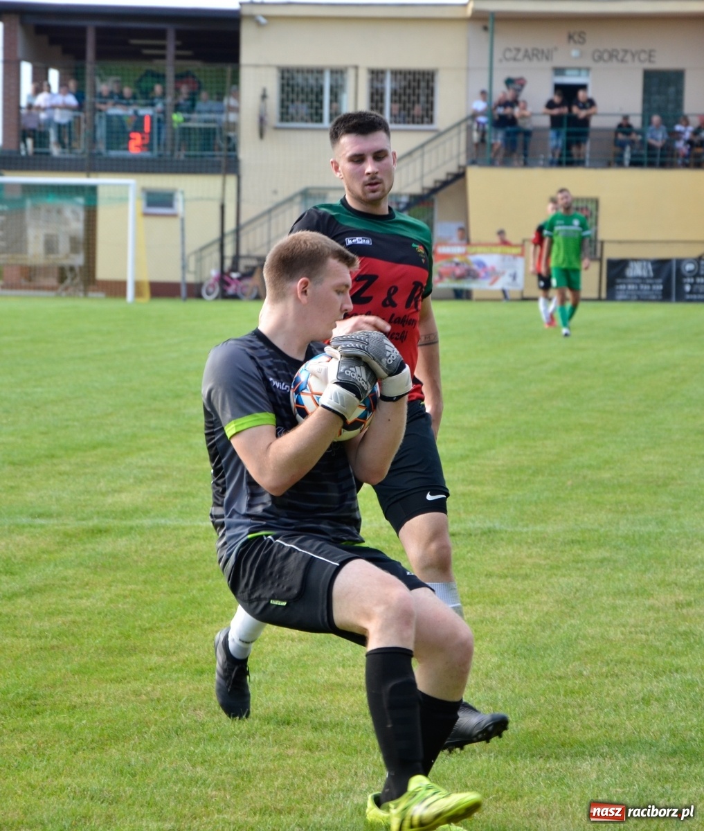 Zdjęcie w galerii na portalu naszraciborz.pl: Tworków poległ w Gorzycach i spadł z piedestału [FOTO] wiadomości z regionu