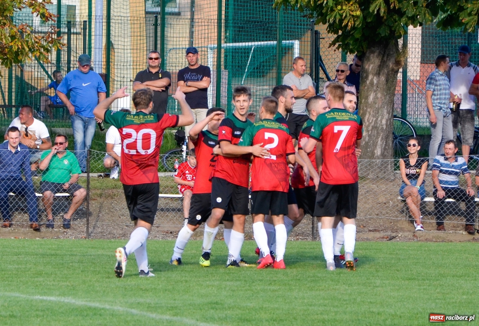 Zdjęcie w galerii na portalu naszraciborz.pl: Tworków poległ w Gorzycach i spadł z piedestału [FOTO] wiadomości z regionu