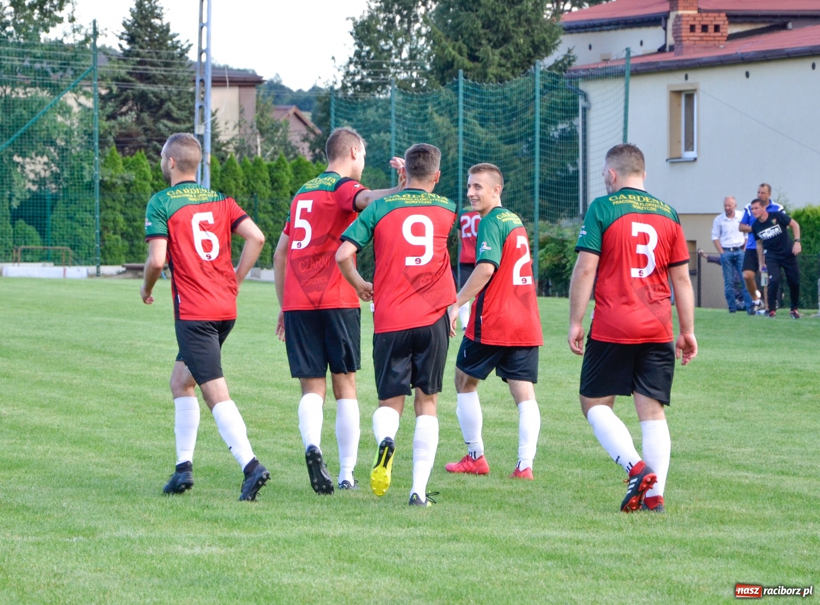 Zdjęcie w galerii na portalu naszraciborz.pl: Tworków poległ w Gorzycach i spadł z piedestału [FOTO] wiadomości z regionu