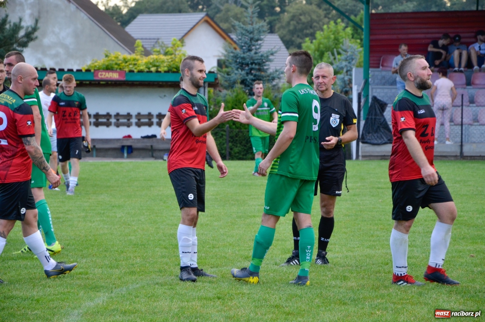 Zdjęcie w galerii na portalu naszraciborz.pl: Tworków poległ w Gorzycach i spadł z piedestału [FOTO] wiadomości z regionu