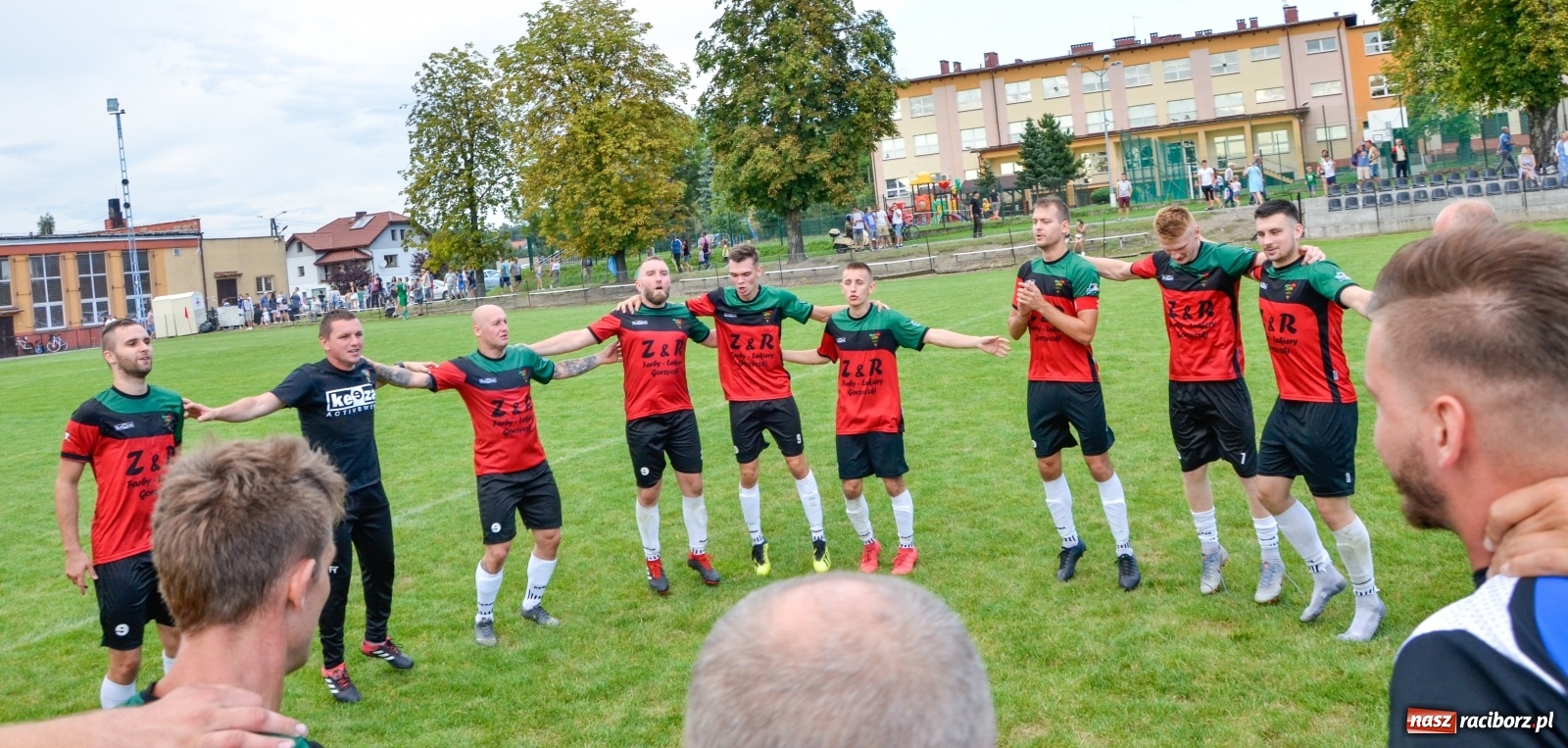 Zdjęcie w galerii na portalu naszraciborz.pl: Tworków poległ w Gorzycach i spadł z piedestału [FOTO] wiadomości z regionu