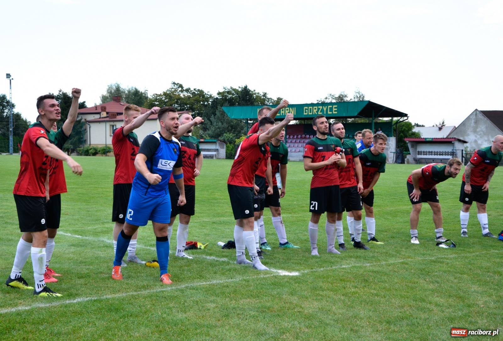 Zdjęcie w galerii na portalu naszraciborz.pl: Tworków poległ w Gorzycach i spadł z piedestału [FOTO] wiadomości z regionu