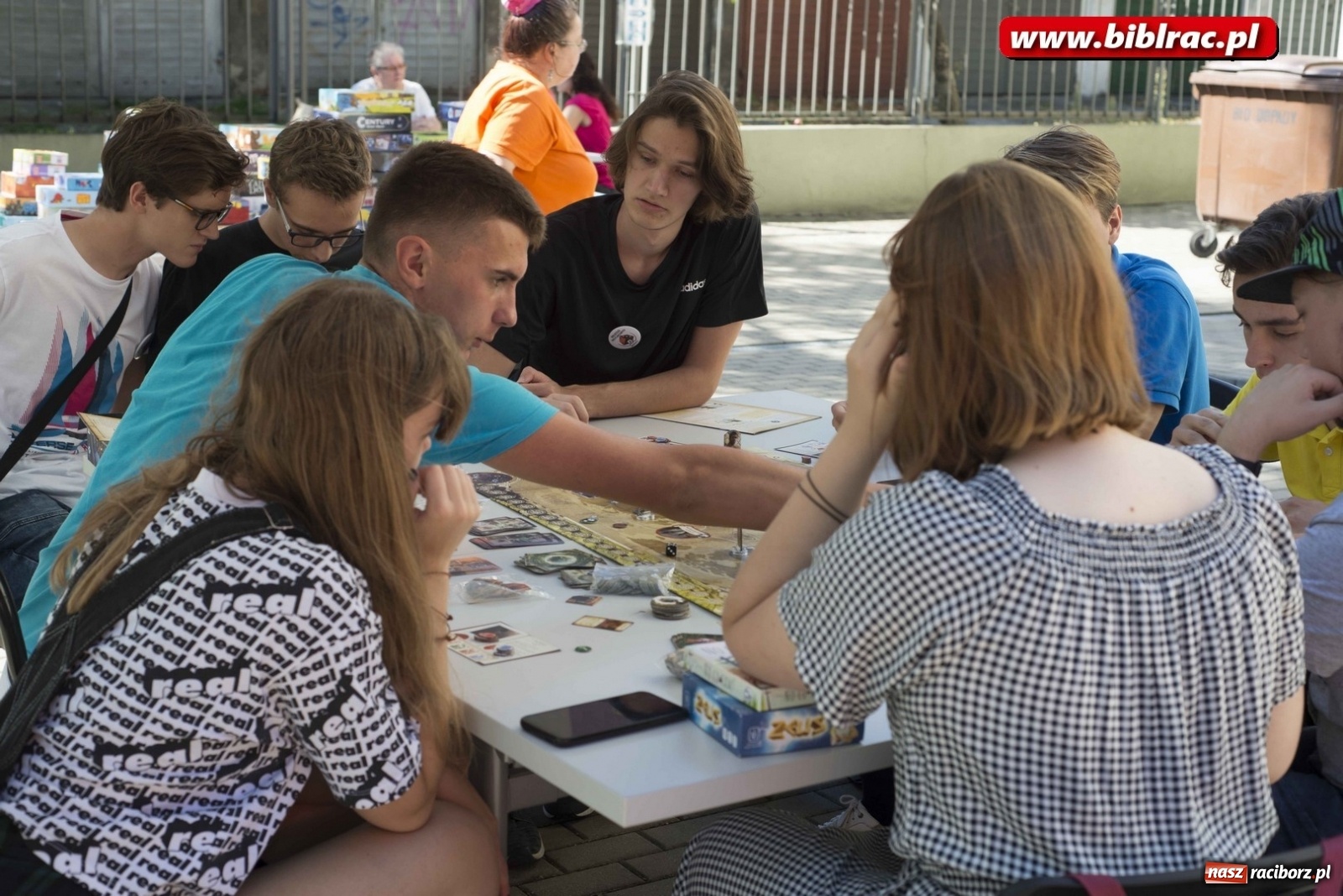Zdjęcie w galerii na portalu naszraciborz.pl: Rodzinna sobota z planszówkami w raciborskiej bibliotece [FOTO] wiadomości z regionu