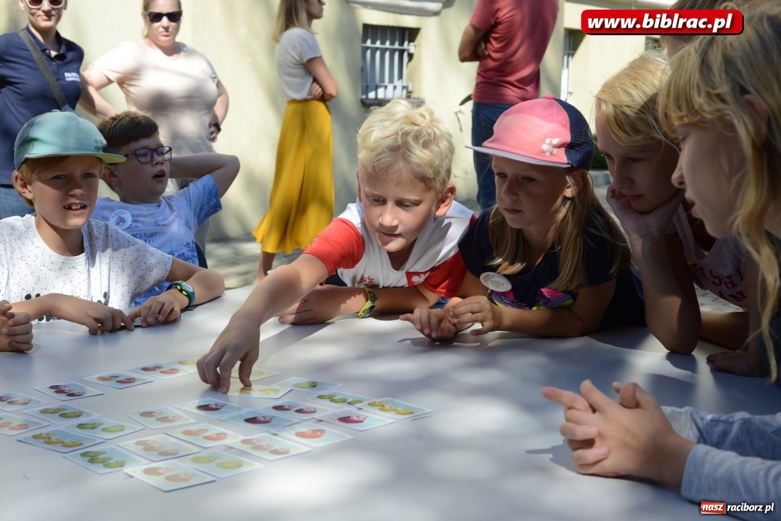 Zdjęcie w galerii na portalu naszraciborz.pl: Rodzinna sobota z planszówkami w raciborskiej bibliotece [FOTO] wiadomości z regionu