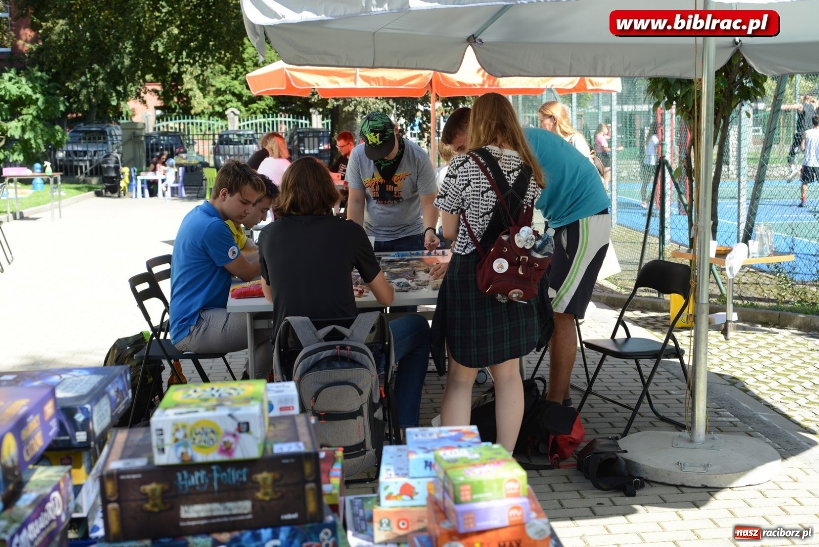 Zdjęcie w galerii na portalu naszraciborz.pl: Rodzinna sobota z planszówkami w raciborskiej bibliotece [FOTO] wiadomości z regionu