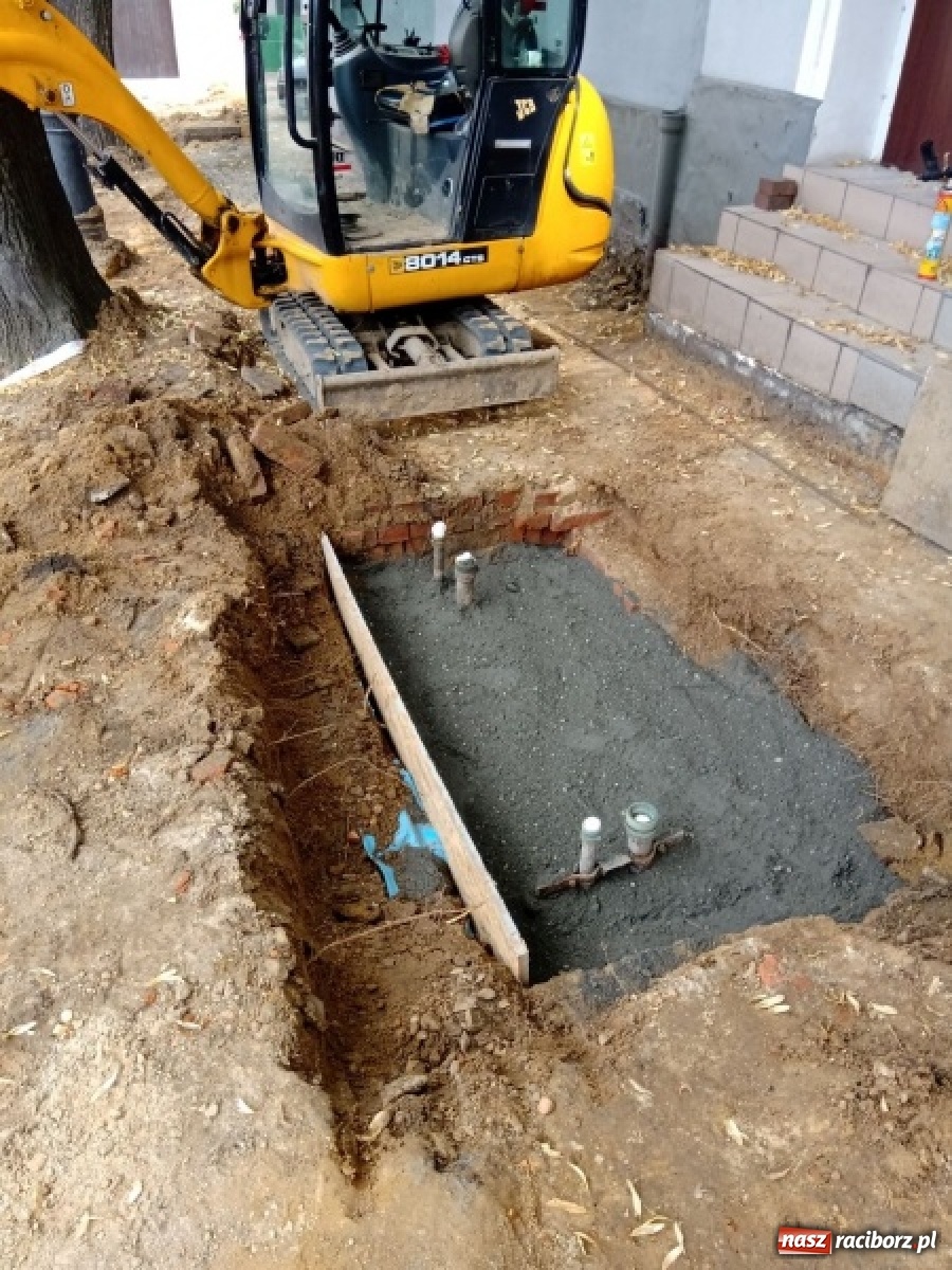 Zdjęcie w galerii na portalu naszraciborz.pl: Sensacyjne odkrycie na krzanowickim Rynku [FOTO] wiadomości z regionu