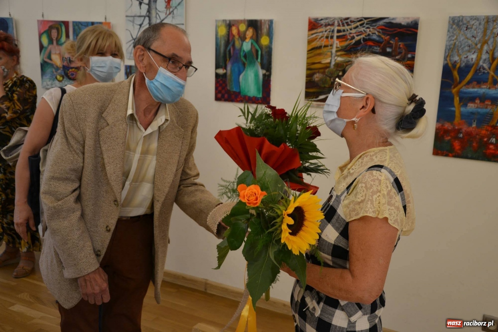 Zdjęcie w galerii na portalu naszraciborz.pl: Zamkowy wernisaż wystawy prac Janiny Chrapacz-Koloski  wiadomości z regionu