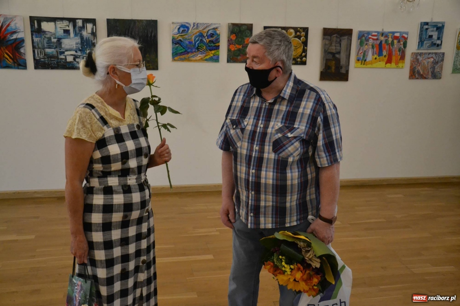 Zdjęcie w galerii na portalu naszraciborz.pl: Zamkowy wernisaż wystawy prac Janiny Chrapacz-Koloski  wiadomości z regionu