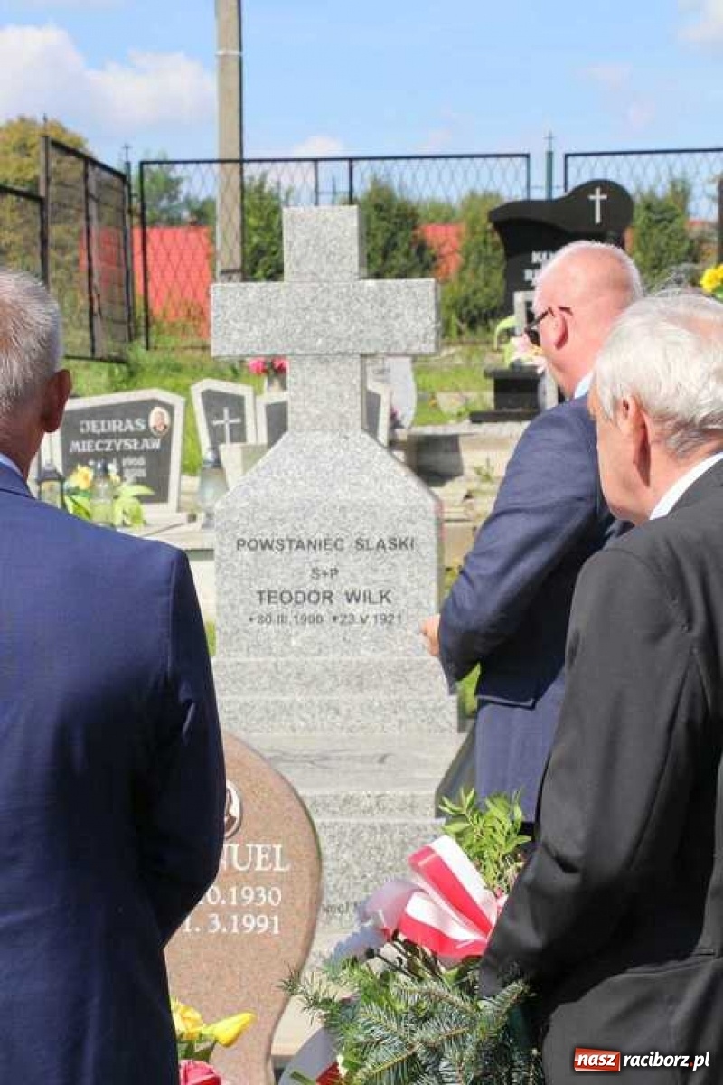Zdjęcie w galerii na portalu naszraciborz.pl: W Pogrzebieniu poświęcono pomnik powstańca śląskiego [FOTO] wiadomości z regionu