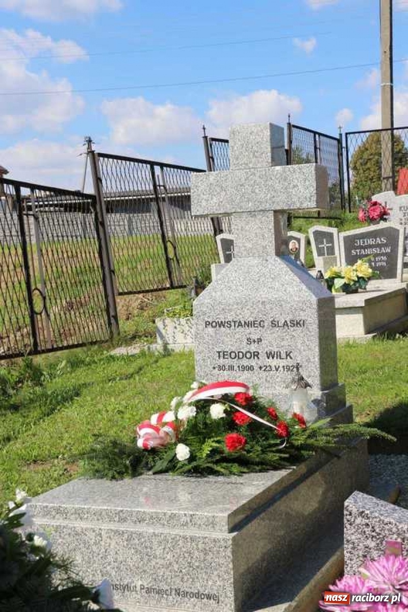 Zdjęcie w galerii na portalu naszraciborz.pl: W Pogrzebieniu poświęcono pomnik powstańca śląskiego [FOTO] wiadomości z regionu