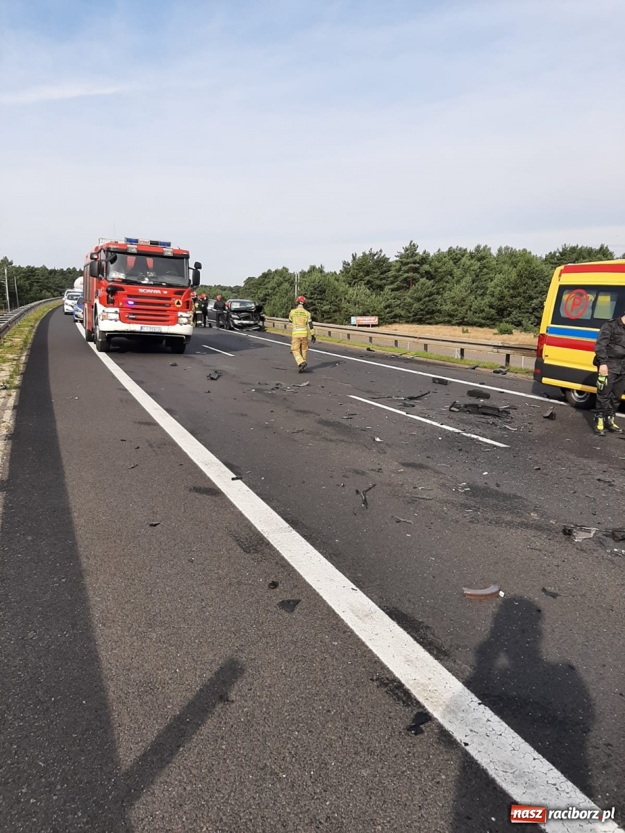 Zdjęcie w galerii na portalu naszraciborz.pl: Super Express o tragicznej śmierci raciborzan. Nie żyją matka i jej syn! wiadomości z regionu
