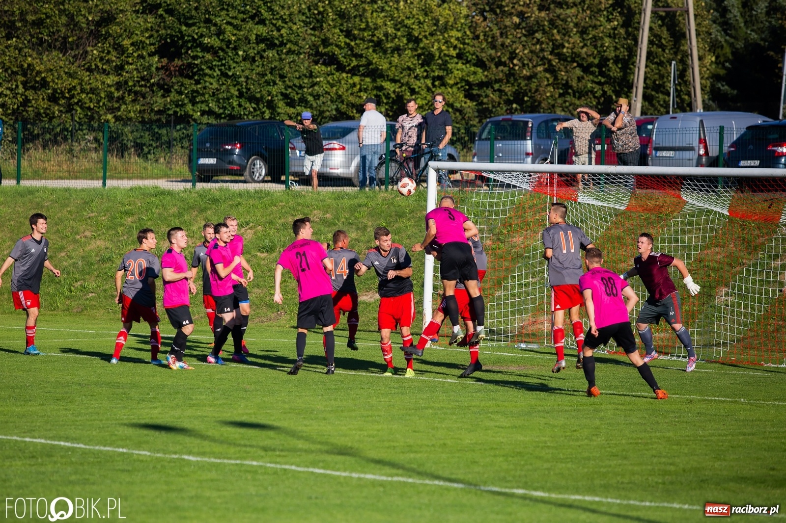 Zdjęcie w galerii na portalu naszraciborz.pl: Puchar Polski. Bez niespodzianki w Raszczycach [FOTO] wiadomości z regionu