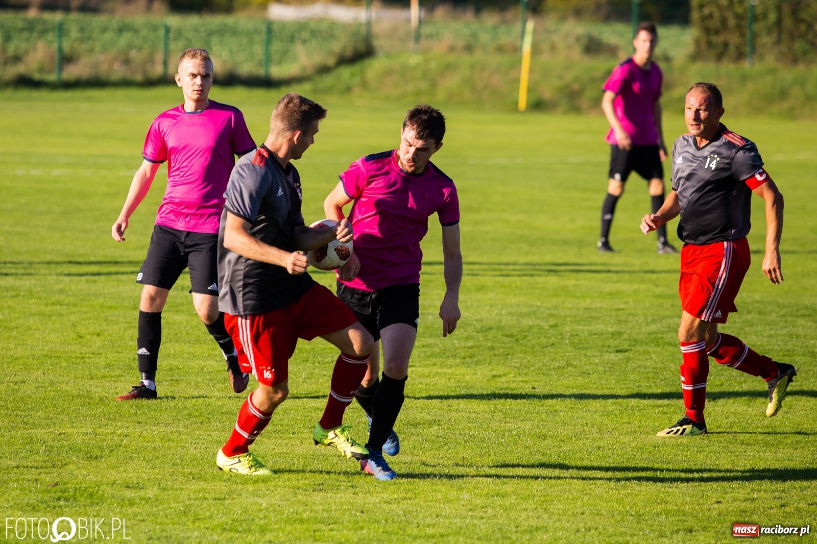 Zdjęcie w galerii na portalu naszraciborz.pl: Puchar Polski. Bez niespodzianki w Raszczycach [FOTO] wiadomości z regionu